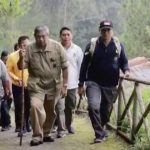 SBY Mendaki Petilasan Pertapaan Pringgodani Gunung Lawu