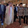 Raja Salman Masuk Masjid Istiglal Pakai Sepatu? Ini Penjelasannya