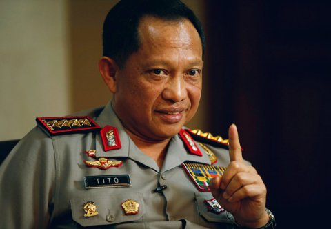 02-27-39-indonesias-national-police-chief-general-tito-karnavian-gestures-during-an-interview-with-reuters-at-police-headquarters-in-jakarta-october-17-2016-reutersdarren-whiteside