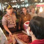 Kapolres Tangerang Kota Turun ke Pasar  Cek Harga Bawang