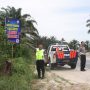 Kasat Lantas Polresta Pekanbaru Pasang Spanduk Himbauan Rawan Kecelakaan