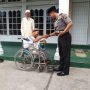 Kursi Roda dari Wakapolresta Pekanbaru untuk Penderita Diafabel di Malang