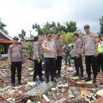 Kapolri Melakukan Peninjauan pasca Bencana Tsunami di Banten