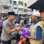 Tim Jum’at Barokah Polda Banten Sambangi Tukang Becak