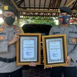 Kapolda Kalteng Berikan Penghargaan Kepada Polres Barsel