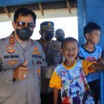 Seberangi Lautan, Kapolda Sulut Serahkan Bantuan untuk Warga di Dua Pulau