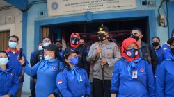 Kapolda  Kepri Serahkan 1.000 Paket Sembako Bantuan Kapolri Kepada  K-SPSI
