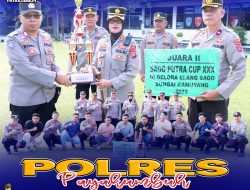 Runner Up, Tim Sepakbola Pop Polres Payakumbuh Serahkan Trophy ke Kapolres