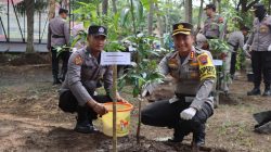 Sinergitas Polri Dengan Kemenko PMK, Polresta Magelang Tanam 700 Pohon Buah