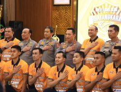 Penghargaan Kapolri untuk Jakarta Bhayangkara Presisi dan Popsivo Polwan atas prestasi di Proliga 2024