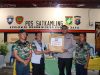 Kapolres Kampar Datang Post Satkamling Warga, Silaturahim dan Beri Bantuan Bibit Pohon