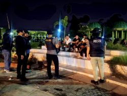 Tim Raga Res Kampar Patroli Malam, Kasat Samapta Beri Himbauan Humanis